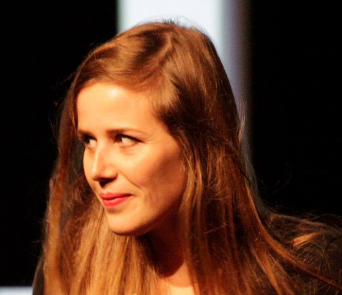 Portrait of Femke Herregraven